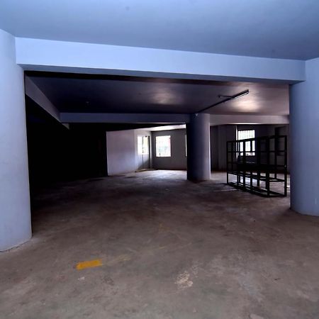 Victoria Mews Hotel Kampala Extérieur photo