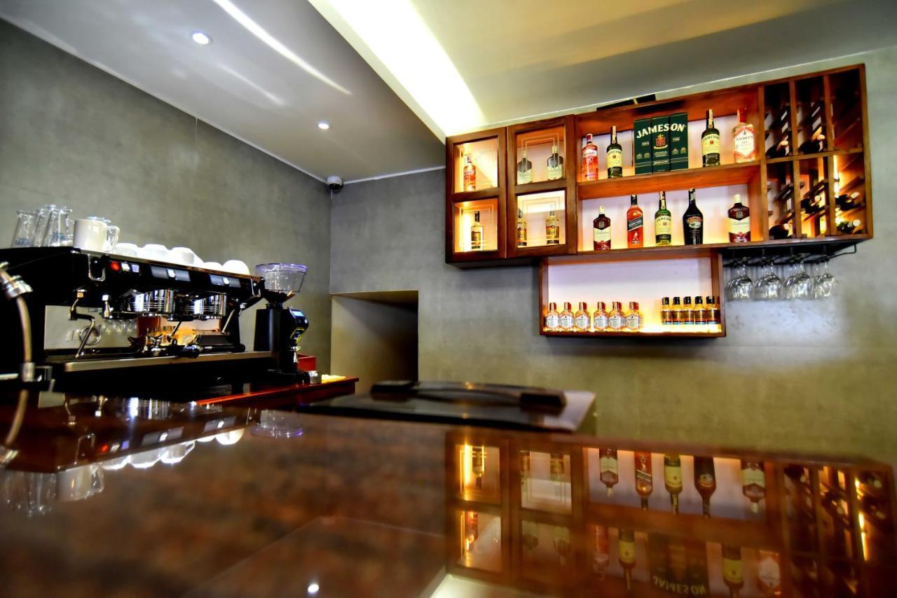 Victoria Mews Hotel Kampala Extérieur photo